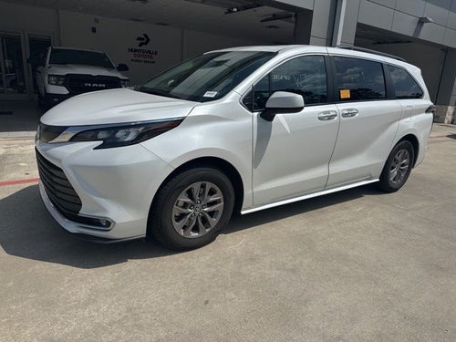 2024 Toyota Sienna XLE 7 Passenger