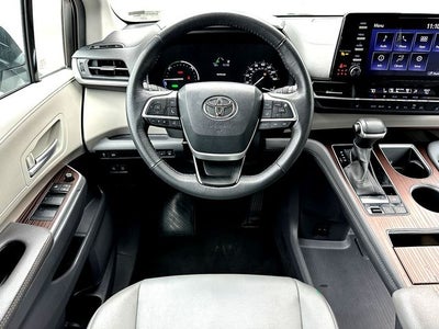 2024 Toyota Sienna XLE 8 Passenger