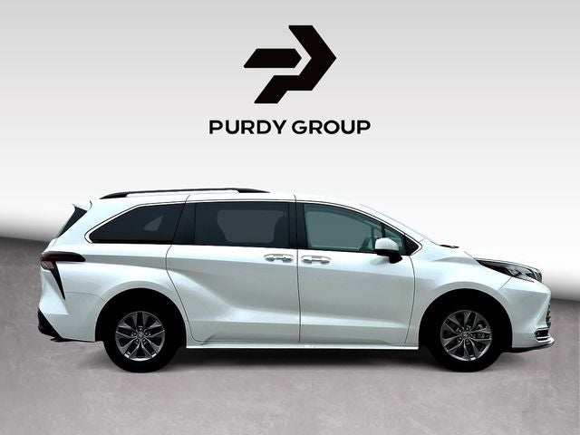 2024 Toyota Sienna XLE 8 Passenger