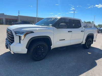 2024 Toyota Tundra 4WD SR5