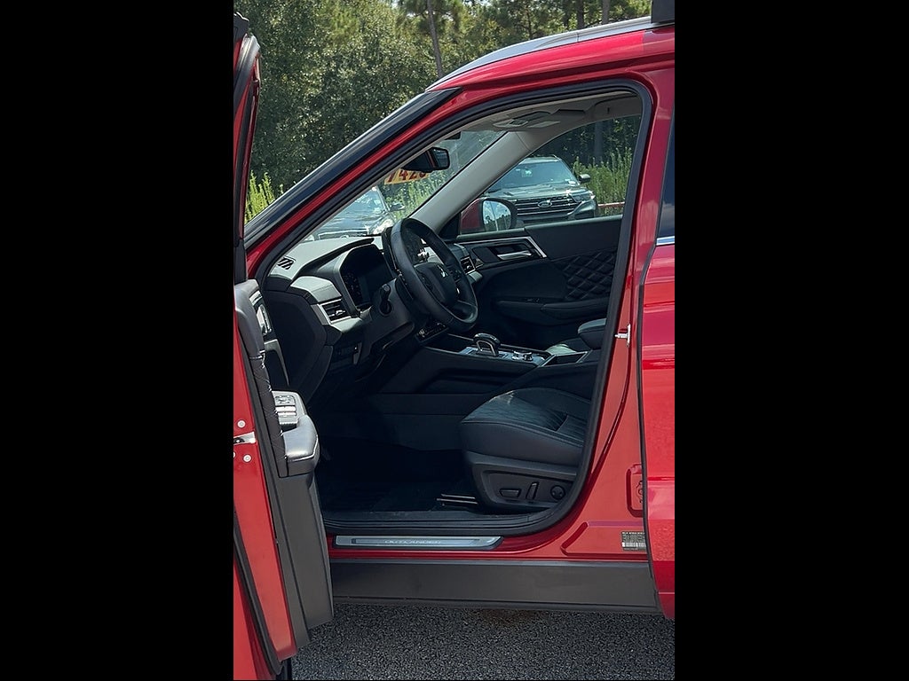 2023 Mitsubishi Outlander SEL