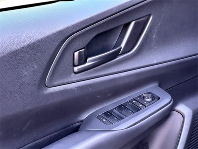 2025 Toyota Prius Plug-In Hybrid SE