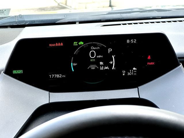 2025 Toyota Prius Plug-In Hybrid SE