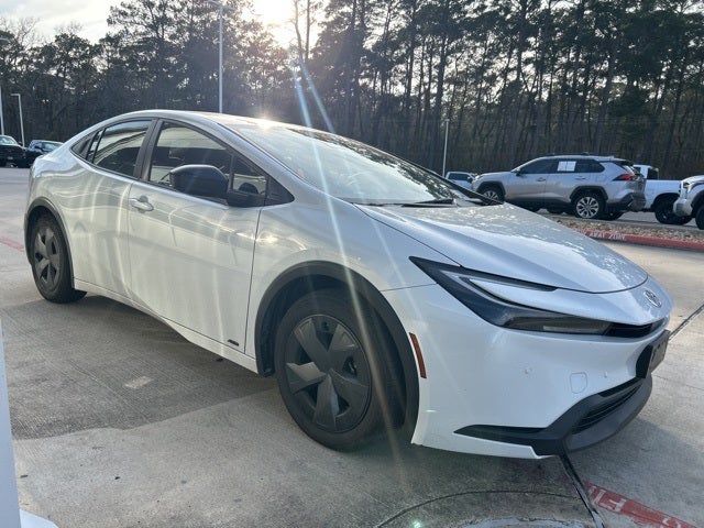 2025 Toyota Prius LE