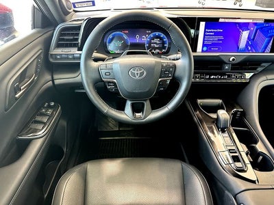 2025 Toyota Crown Platinum