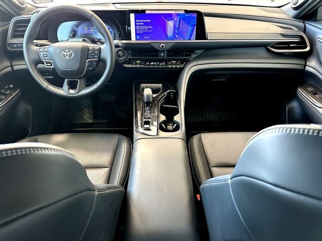 2025 Toyota Crown Platinum