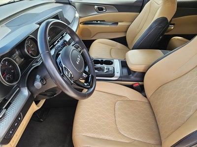 2024 Kia Carnival LX